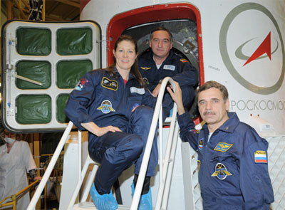 01exp23crew_400.jpg