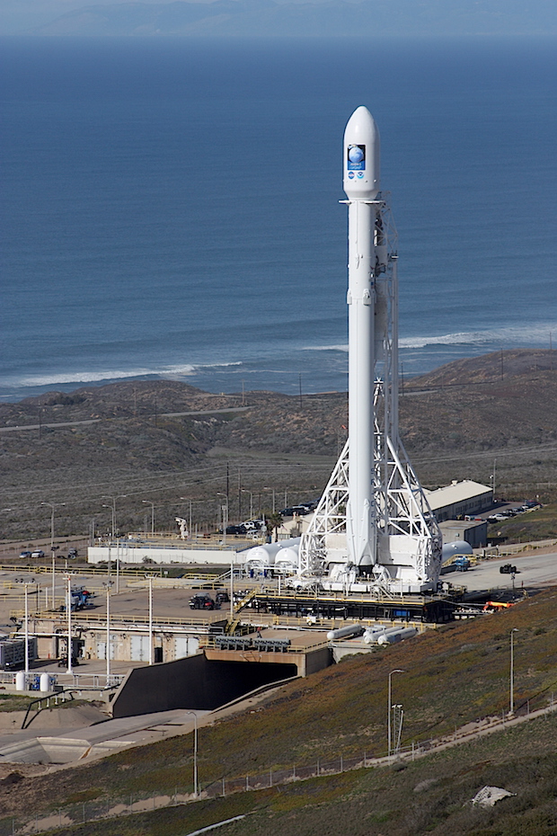 falcon 9 launch tower