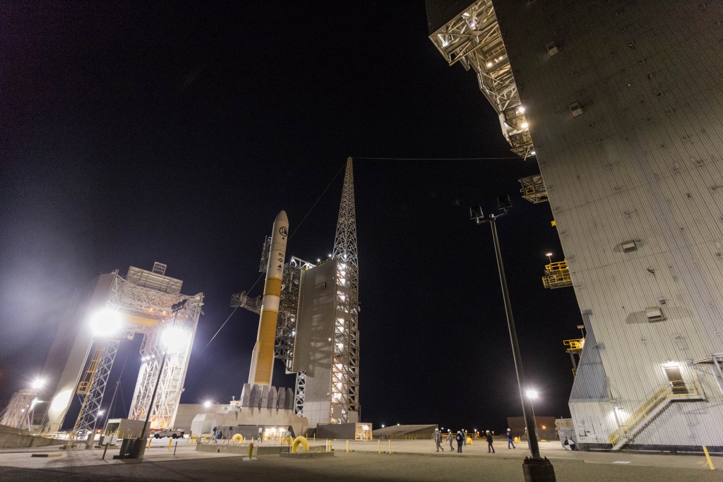 Rollback of Delta IV NROL-45. Vandenberg AFB. February 9, 2016