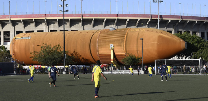 Parade moves last shuttle fuel tank to museum for Endeavour display –  Spaceflight Now