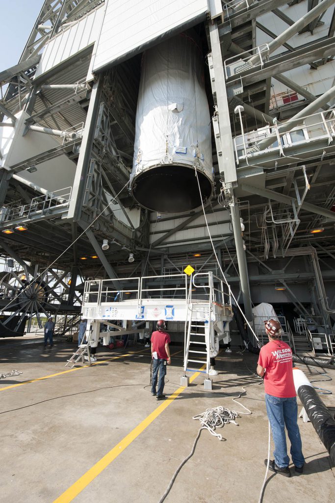 Delta IV Heavy NROL-37 Lift & Mate