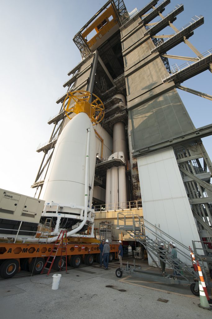 Atlas V/MUOS-5 Lift and Mate