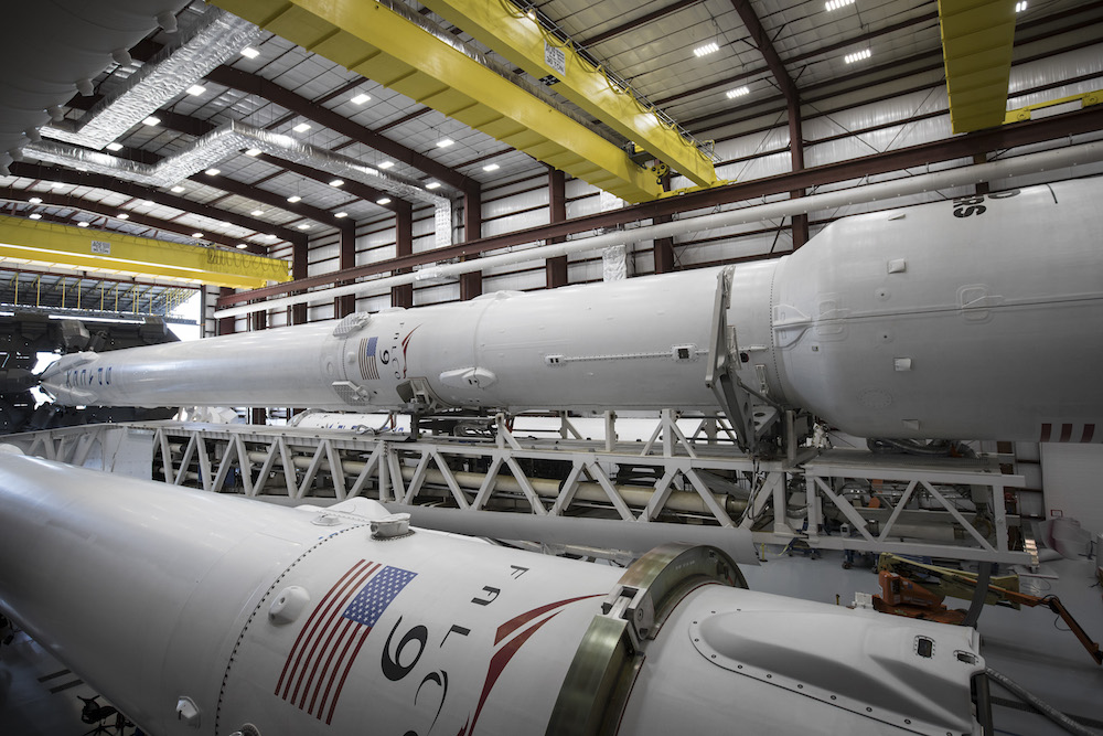 hangar spacex falcon 9 high resolution