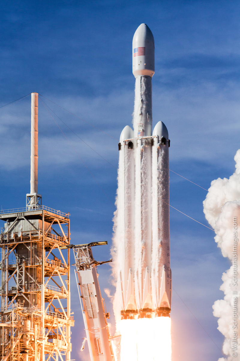 Photos Launch pad cameras capture Falcon Heavy’s fiery liftoff