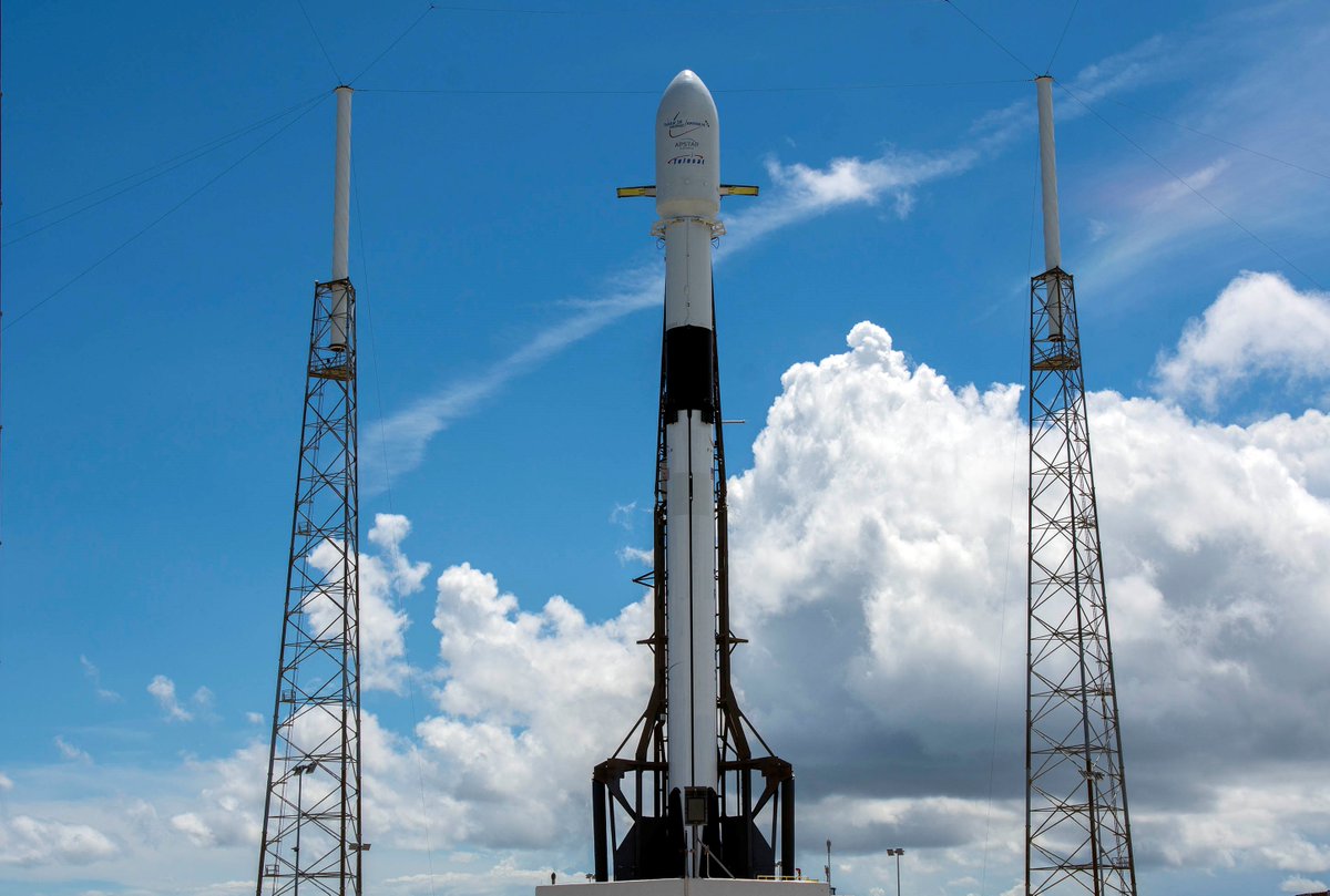 falcon 9 launch tower