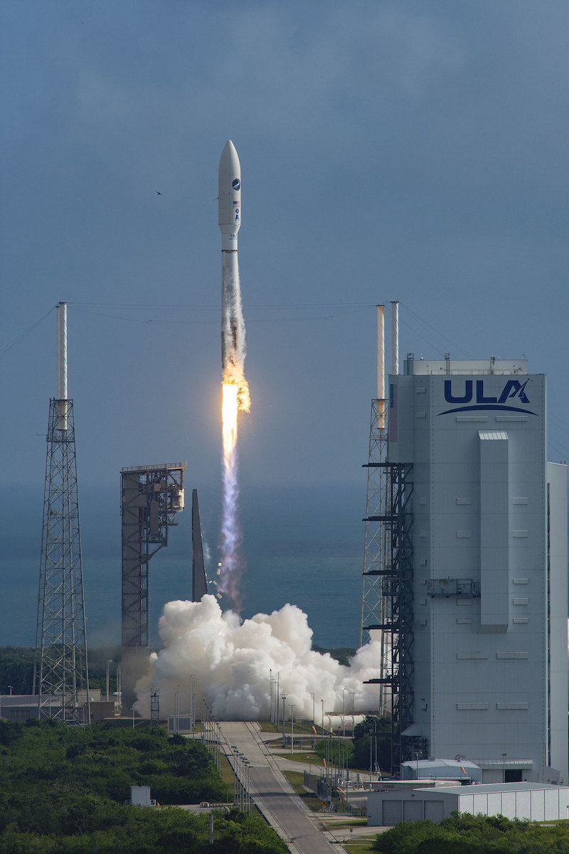 Photos: Atlas 5 Rocket Lifts Off With U.s. Military’s X-37b Spaceplane 