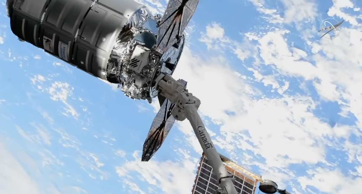 cygnus space station inside