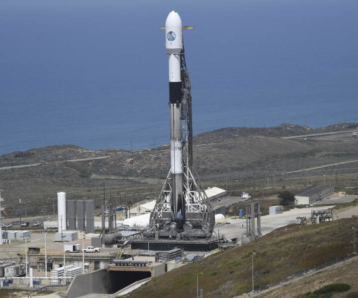 Photos Falcon 9 rocket vertical on Vandenberg launch pad Spaceflight Now