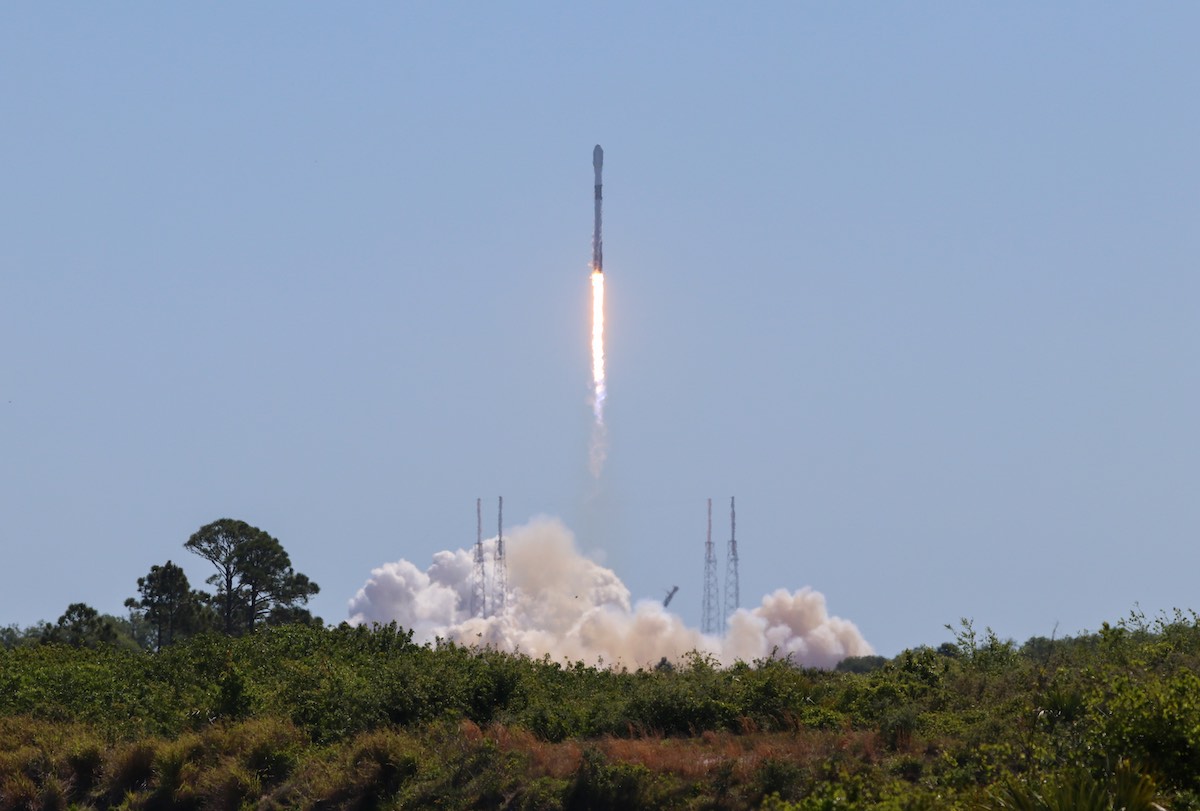 SpaceX Starts Beaming Data From Second-Gen Starlink Constellation