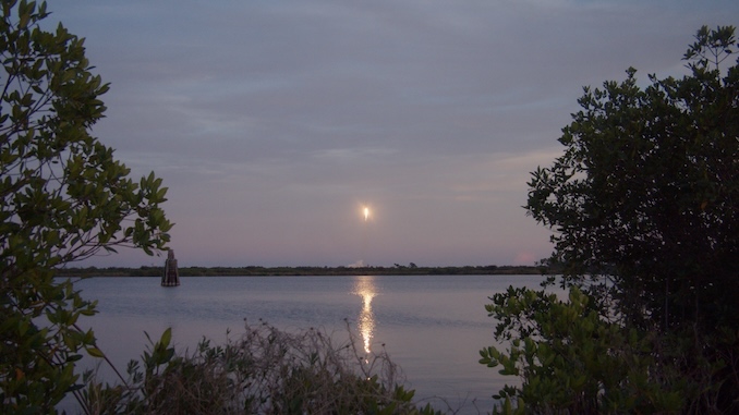 Sunset SpaceX launch adds 29 more Starlink satellites into low Earth orbit