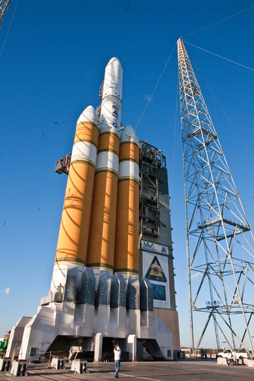 Spaceflight Now Delta Launch Report Delta 4Heavy rocket revealed