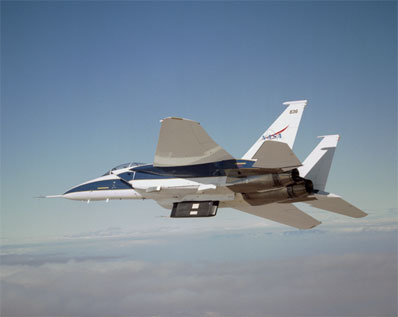 Spaceflight Now | Breaking News | Shuttle return gets a 'LIFT' from F-15B