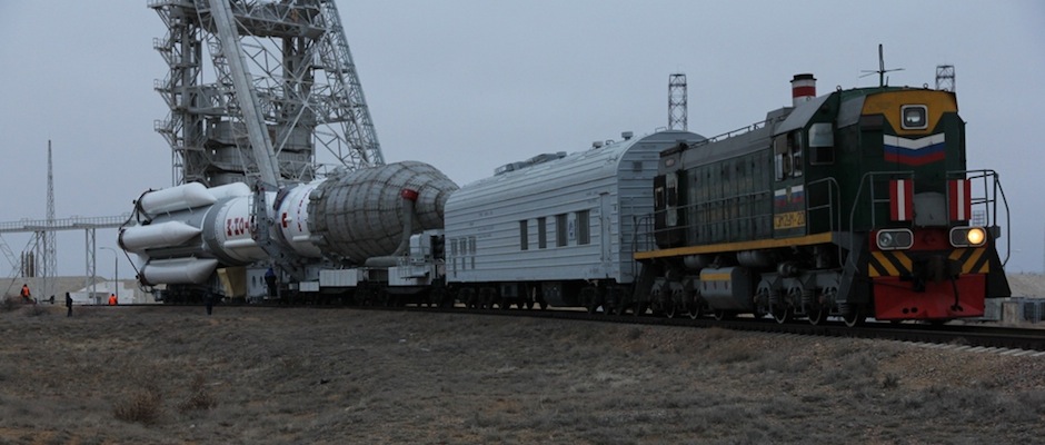 Proton liftoff delayed by upper stage problem