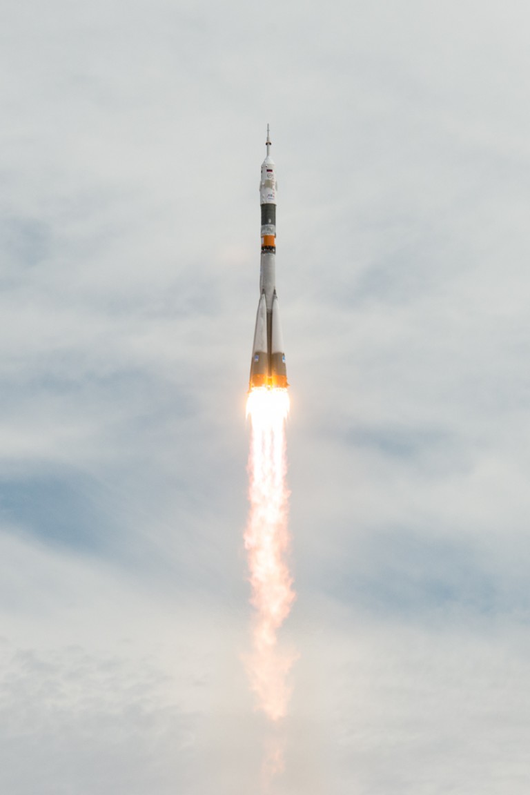 Photos: Three-man crew launched from steppes of Kazakhstan ...
