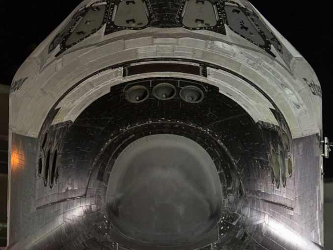 Shuttle fuel tank comes ashore in California for Endeavour museum