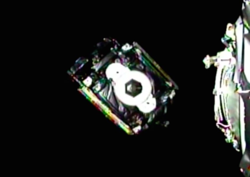 Il satellite SES 9 si separa dal razzo Falcon 9 in orbita con un punto di altitudine previsto di circa 39.300 chilometri (24.400 miglia), un punto basso di 290 chilometri (180 miglia) e un'inclinazione di 28 gradi.  A causa della decisione di bruciare il secondo stadio sull'orlo dell'esaurimento, c'è qualche leggera incertezza sui parametri orbitali basati sulle esatte prestazioni del lanciatore.