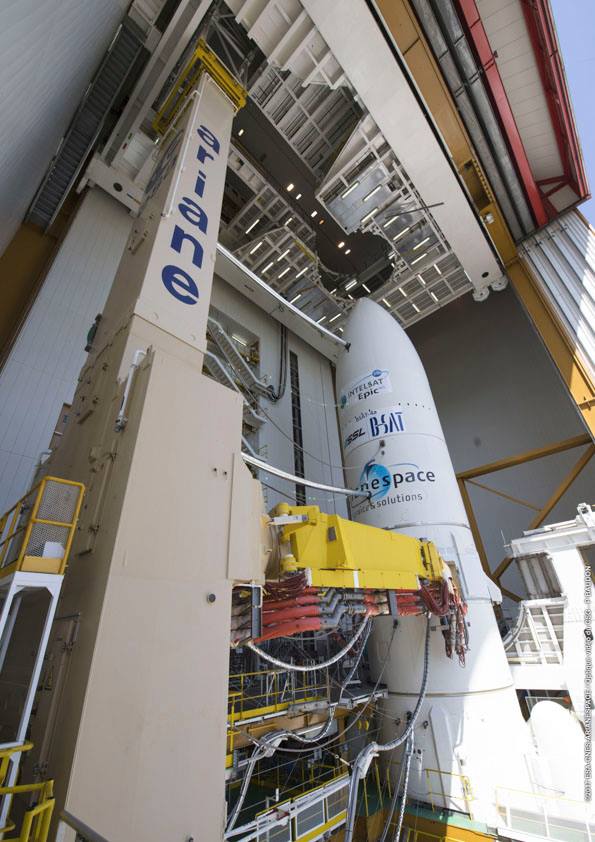 Photos: Ariane 5 Rolls To Launch Pad – Spaceflight Now