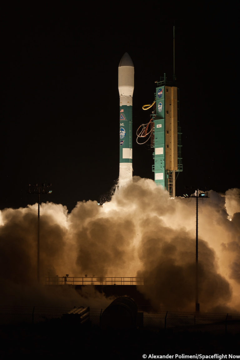 Photos: Final Delta 2 launch shines before dawn in California ...