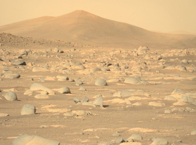 The Perseverance rover's Mastcam-Z instrument took this picture of the Martian horizon on March 30. Credit: NASA/JPL-Caltech/ASU/MSSS