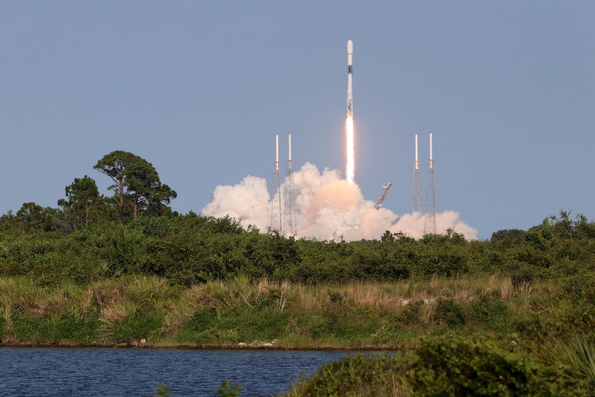 Un satélite de comunicaciones de Indonesia fue lanzado por un cohete SpaceX, ahora SpaceX