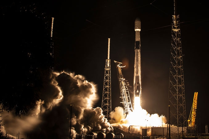 SpaceX Falcon 9 wystrzelił 22 satelity Starlink z Przylądka Canaveral – lot kosmiczny teraz