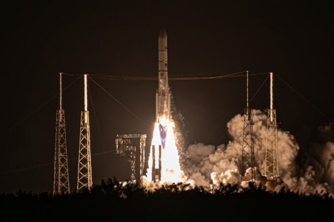 The inaugural Vulcan rocket leaps off the pad at Space Launch Complex-41 at Cape Canaveral Space Force Station. The booster was powered by the first pair of BE-4 engines to fly in space. Image: Michael Cain/Spaceflight Now