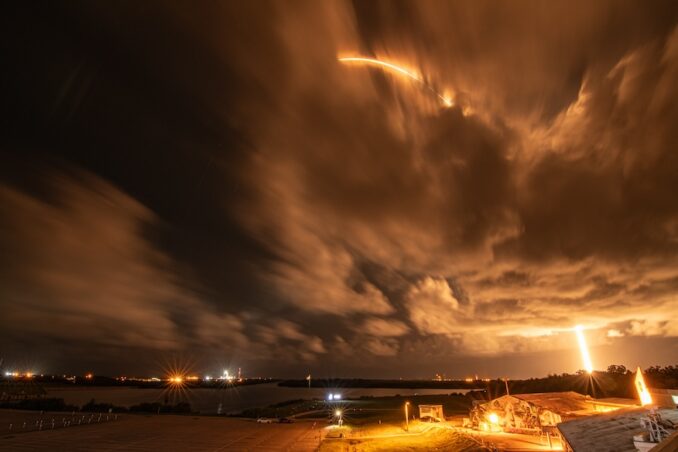 SpaceX launches 21 Starlink satellites on Falcon 9 return to flight ...