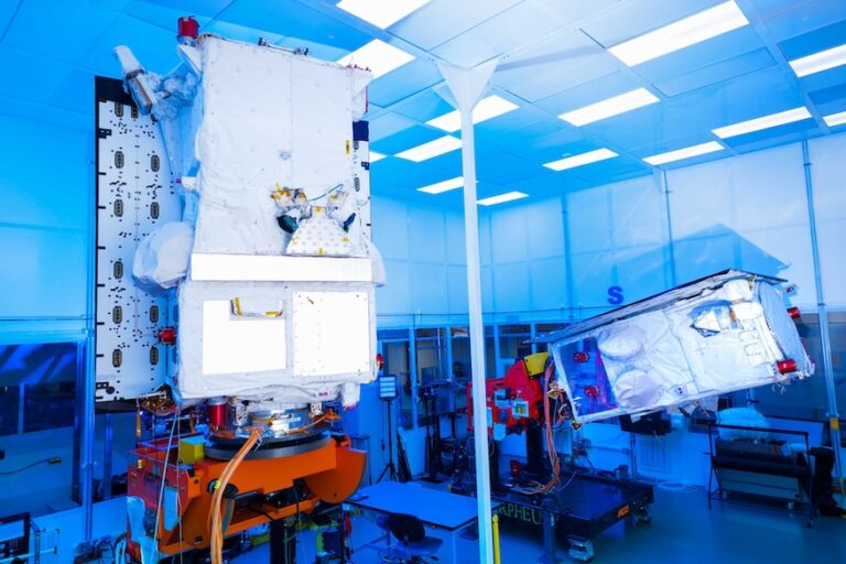 SpaceX launches final block 1 WorldView Legion satellites for Maxar ...