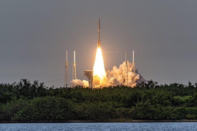 United Launch Alliance launches their Atlas V 551 rocket on Monday, April 28, 2025 with the first batch of Project Kuiper satellites for Amazon towards low Earth orbit from SLC-41 in Cape Canaveral, Florida. Image: Michael Cain/Spaceflight Now