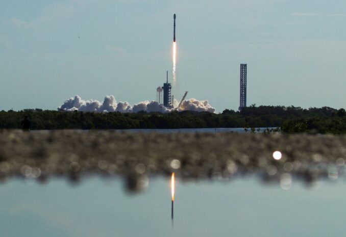 SpaceX launches 27 Starlink satellites on Falcon 9 launch from NASA’s ...
