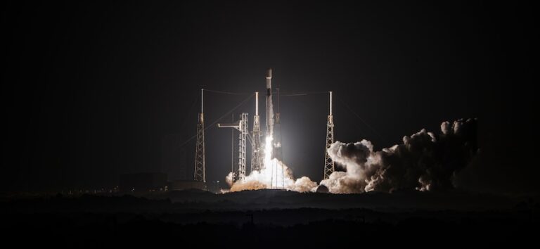 SpaceX breaks launchpad turnaround record with midnight Starlink flight ...